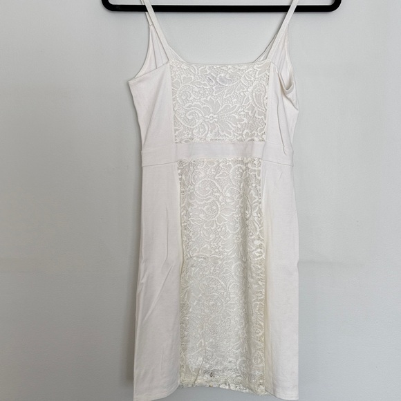Express Vintage White Midi Lace Dress - Picture 3 of 4
